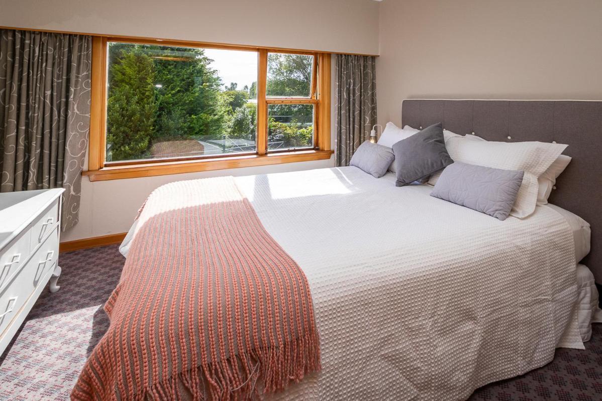 Grand View - Te Anau Holiday Home Exterior photo
